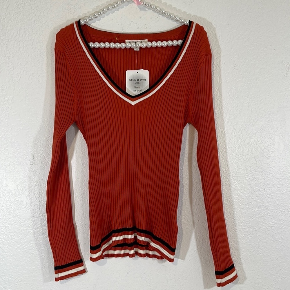 FULL CIRCLE TRENDS V-Neck Long Sleeve Top Size XL NEW